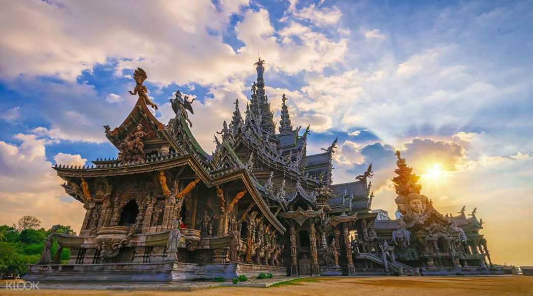 top-temples-to-visit-in-pattaya-the-residence-garden