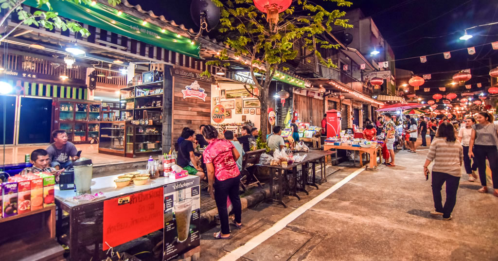 Souvenir Shopping in Pattaya - The Residence Garden